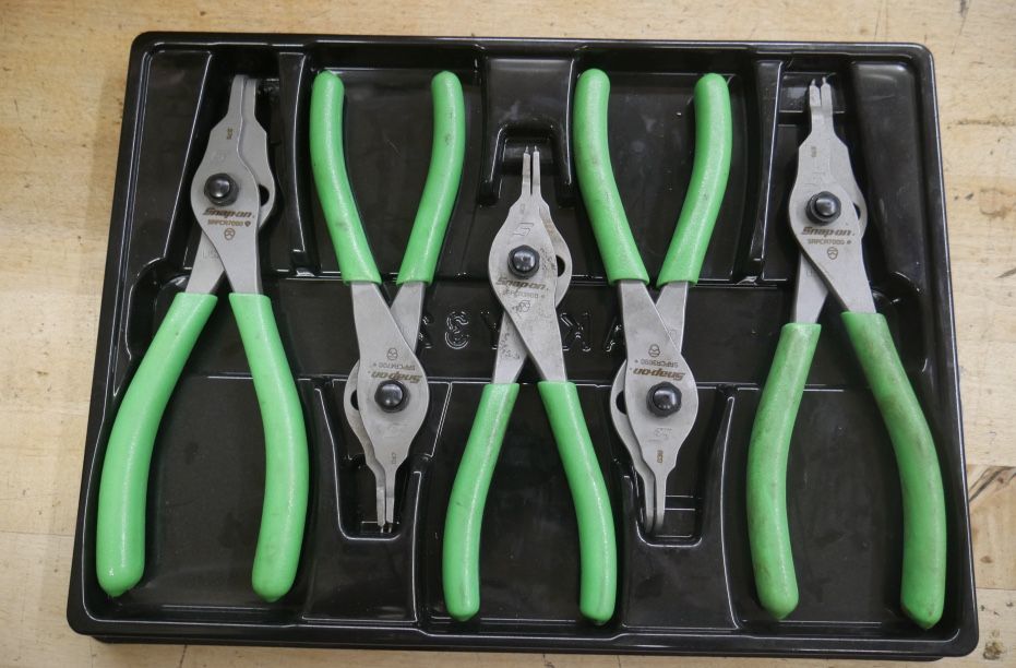 SNAP-ON 5PC SNAP RING PLIERS SRPCR7090, 3890, 4700, 3800, 7000 Green USED . TESTED. IN A GOOD WORKING ORDER.