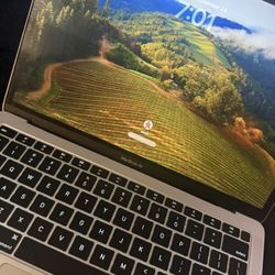 MacBook Air 2018 8GB 128GB SSD  