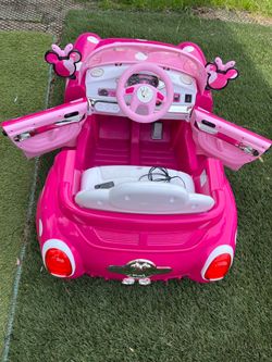 Ride on/drive on car Minnie Mouse (in Des Moines) charger & battery included