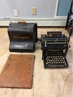 Remington typewriter with case