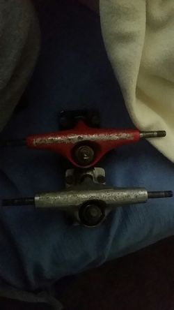 Industries trunks for skateboard