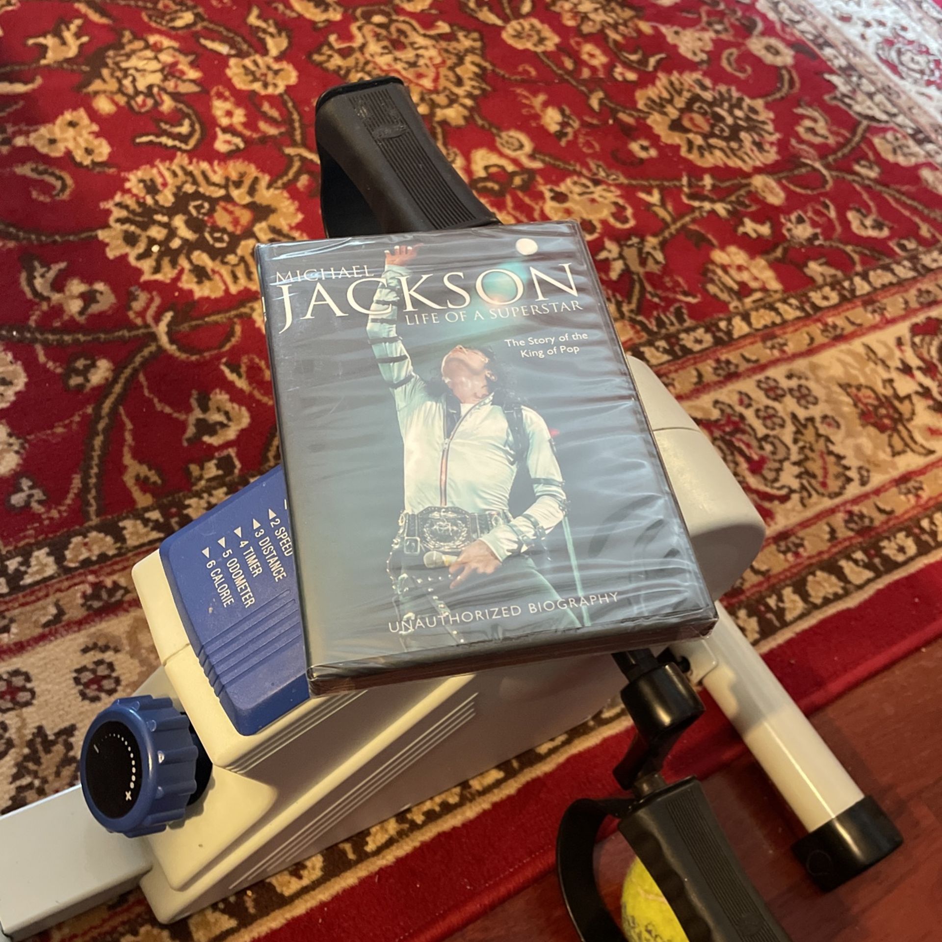 DVD Video Of biography Of Michael Jackson