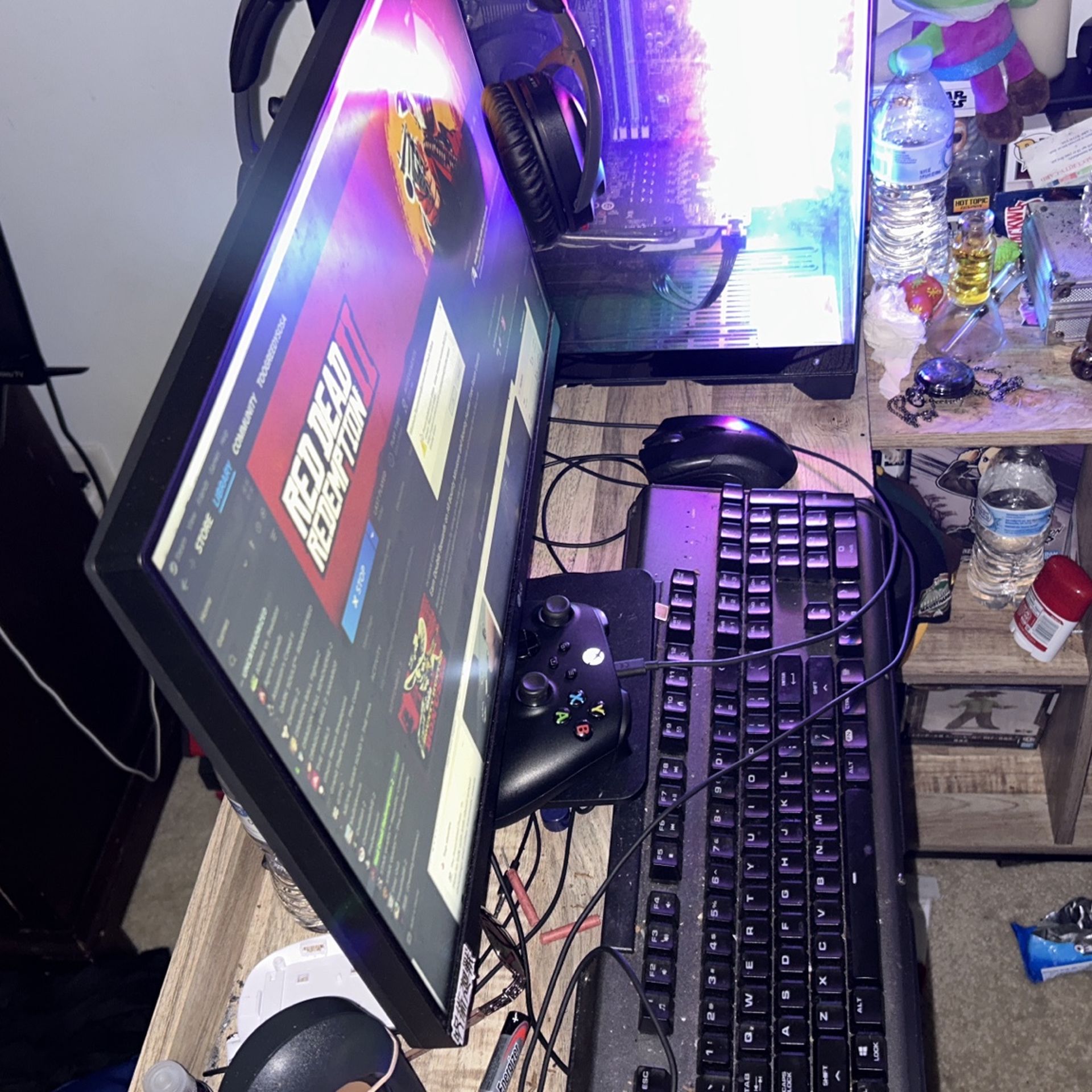 Gaming Pc With Controller Keyboard Gaming HeadPhones And Monitor
