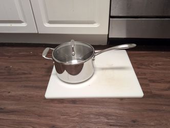 Tramontina 4 qt triclad pot with glass lid - cash only local pick up only
