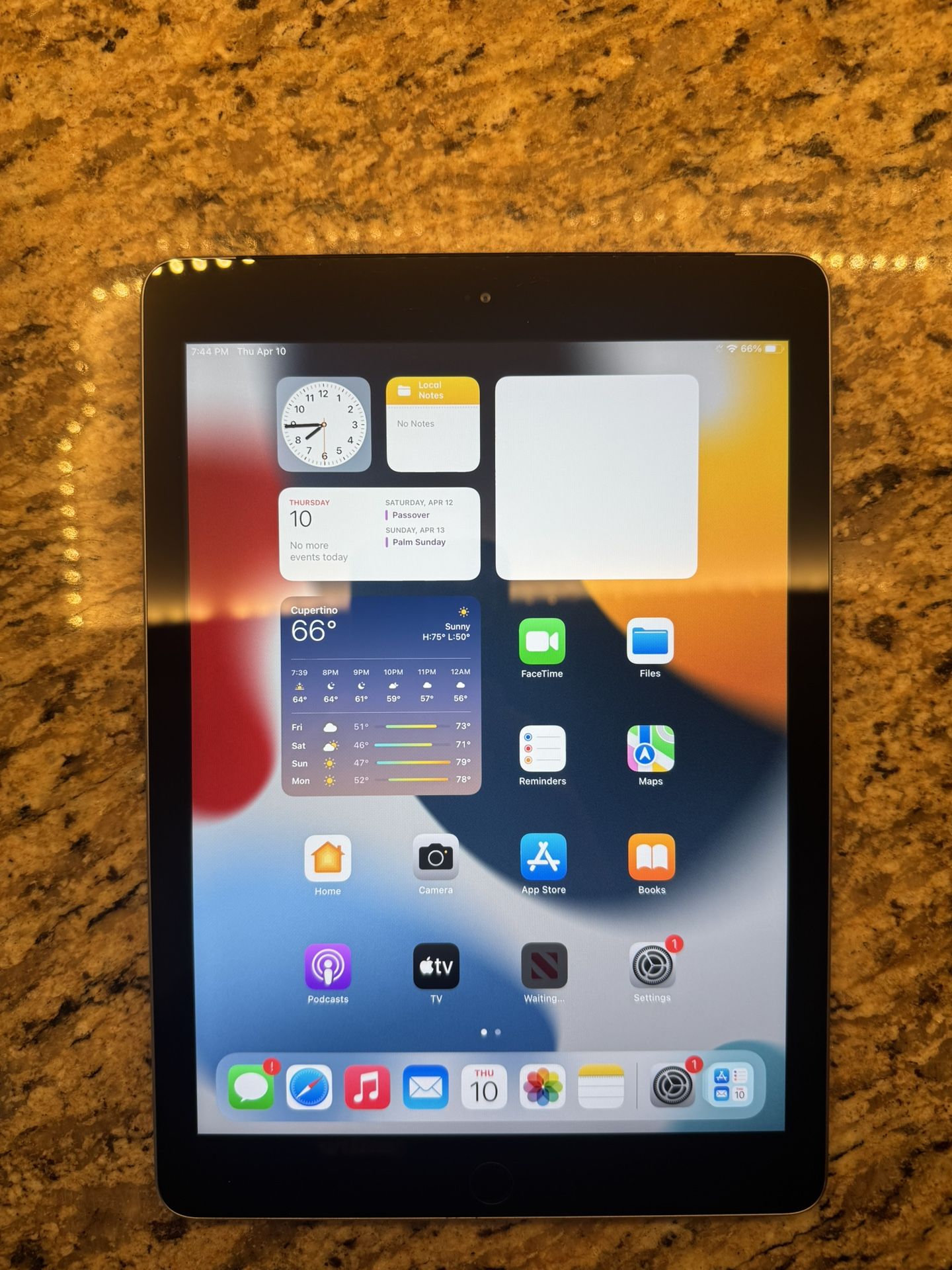 iPad 5 32GB WiFi + Cellular Unlocked