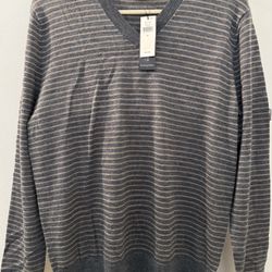 BRAND NEW WITH TAGS NEVER WORN Banana Republic Grey Gray Horizontal Stripe V Neck Men’s Sweater Size US Men’s S Small