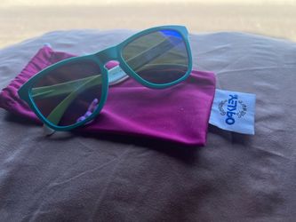 Woman’s sunglasses