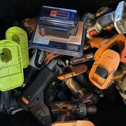 Mixture of all drills all working condition and a battery