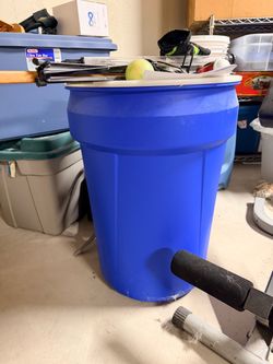 Must Sell!!!! Make Offer. 30 Gallon Blue Plastic Storage Drum