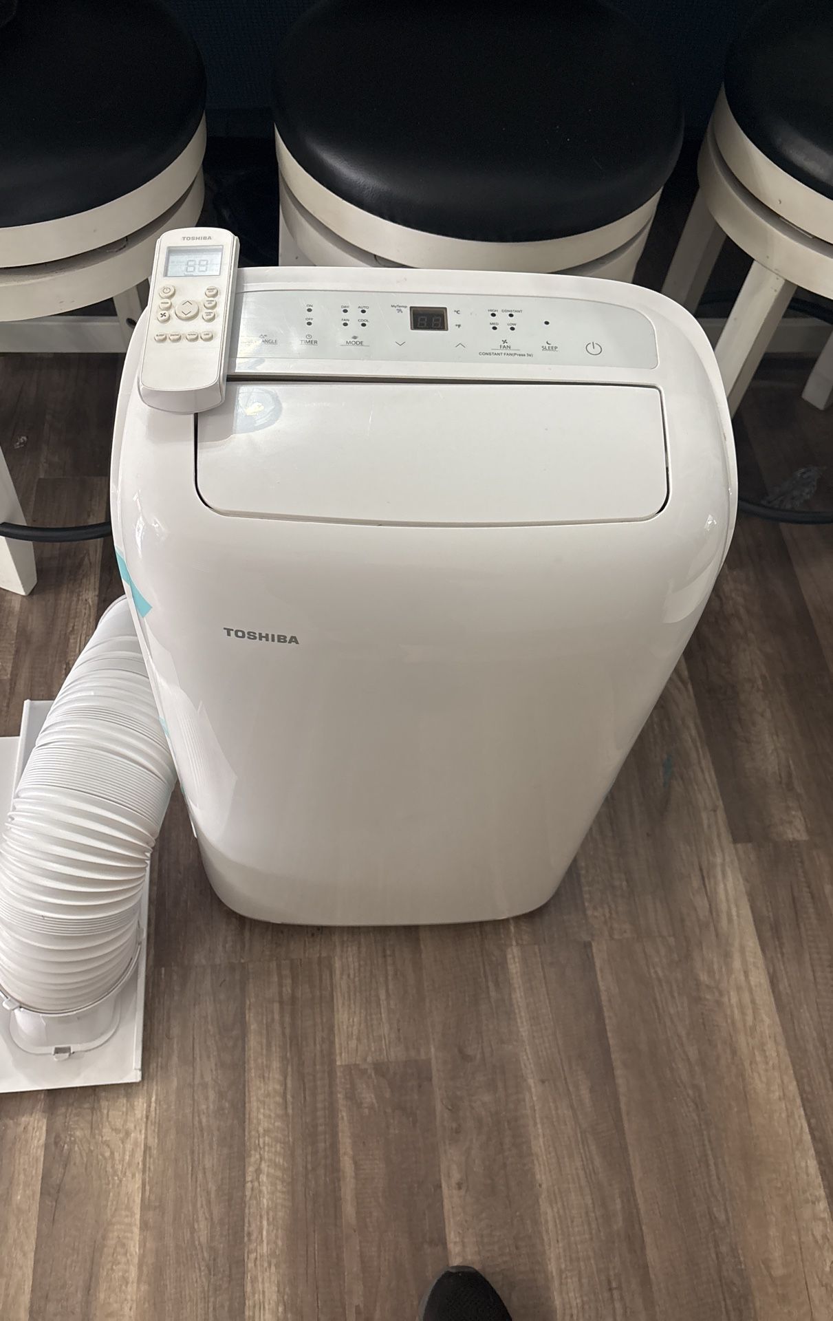 Toshiba Portable Air Conditioner With Remote And Drain Hose