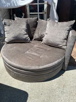 BEAUTIFUL COUCH LIKE NEW GRAY COLOR