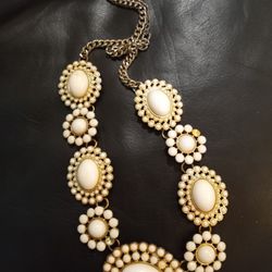 Vintage Brooch White Flower Necklace