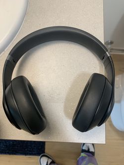 Beat Solo Pros ( Noise Cancellation ) 