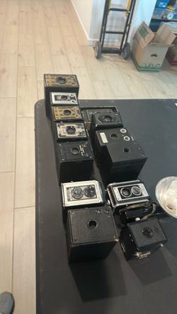 Mixed cameras lot 12.