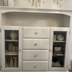 White Dining hutch/Cabinet