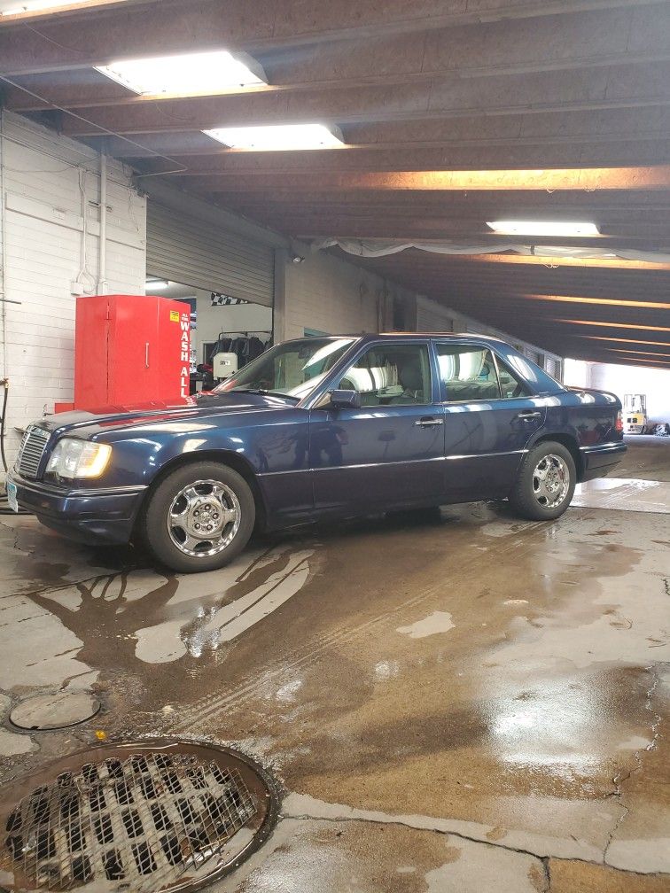 1995 Mercedes-Benz E-Class