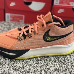 Nike Kyries 