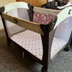Graco Pack ‘n Play with Mattress Pad