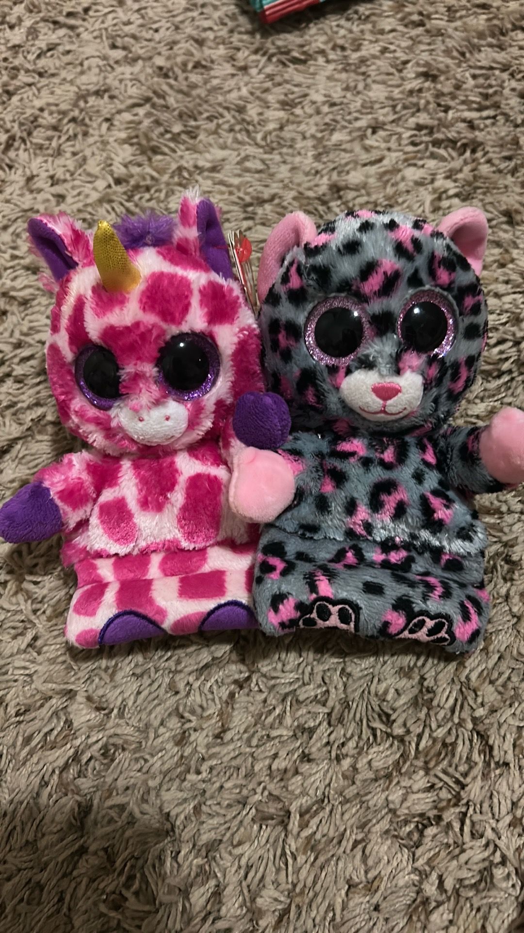 Beanie Babies Peakaboo phone stands