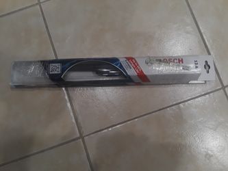 2X New sealed Bosch windshield wipers 14 in