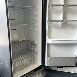 GLADIATOR -New up-right fridge