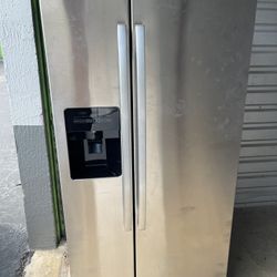 Refrigerator 