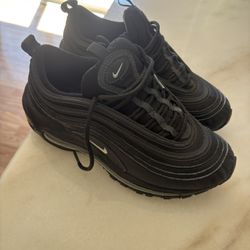 Grade School Air Max Size 6y