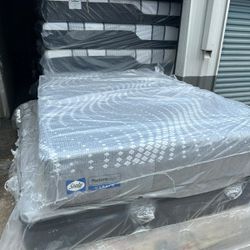 Queen Size Mattress And Box Spring 