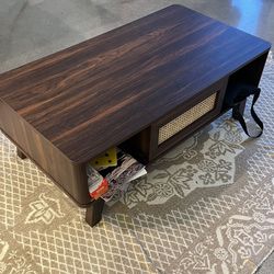 Wooden Coffee Table with Storage – Great Condition