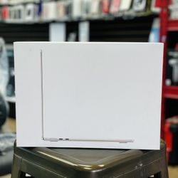 MacBook Air M3 Chip 13 Inch 