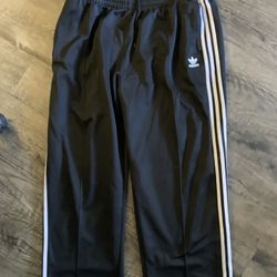 Adidas Men’s Track pants Size XL