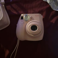 polaroid camera 