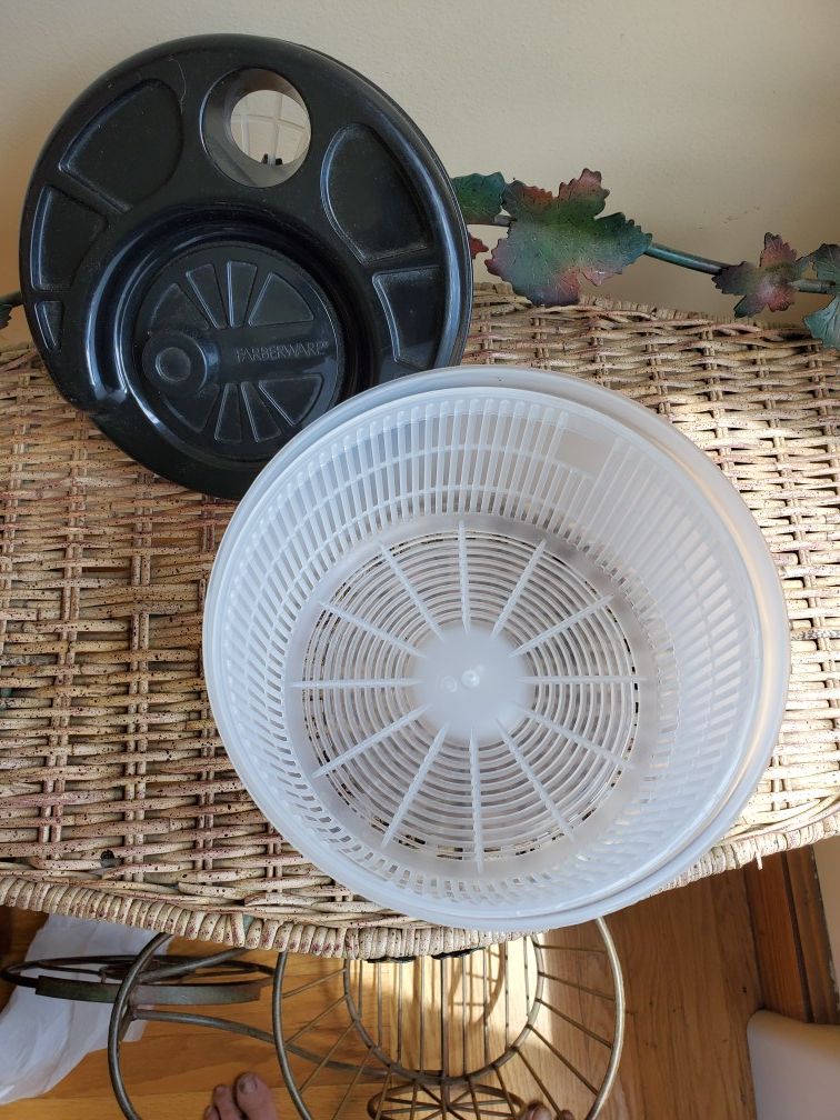 Farberware salad/ veggie/fruit spinner