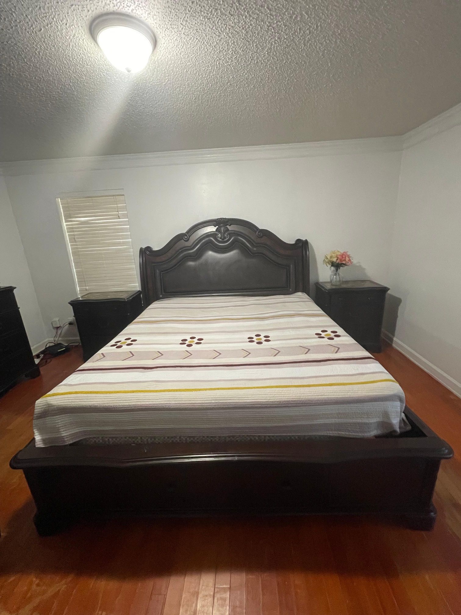 Bedroom Set King Size For Sale