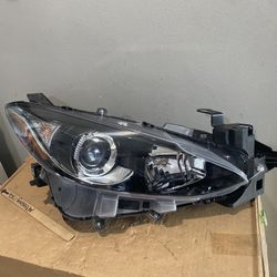 2014-2016 Mazda 3 Halogen Right Headlight 