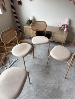 Dining table chairs
