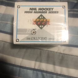 Sealed 92 Upper Deck NHL Pack.
