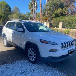 2015 Jeep Cherokee UT – New Engine, Great Condition!