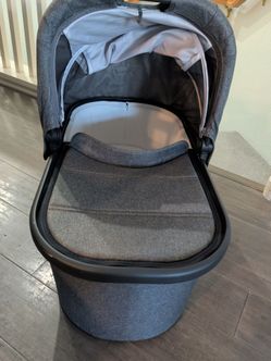 Uppababy bassinet v2