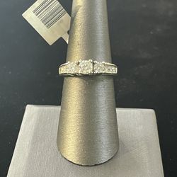 Lady’s 10K White Gold  Diamond Engagement 