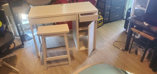 Small desk