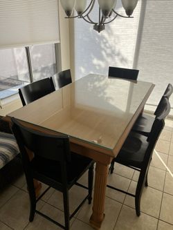 Dining Table and 6 Chairs