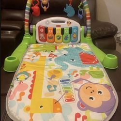 FISHER PRICE KICK & PLAYMAT PIANO 🎹