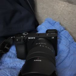 Sony Alpha a6400 Mirrorless Camera with 18-135mm f/3.5-5.6 OSS Lens