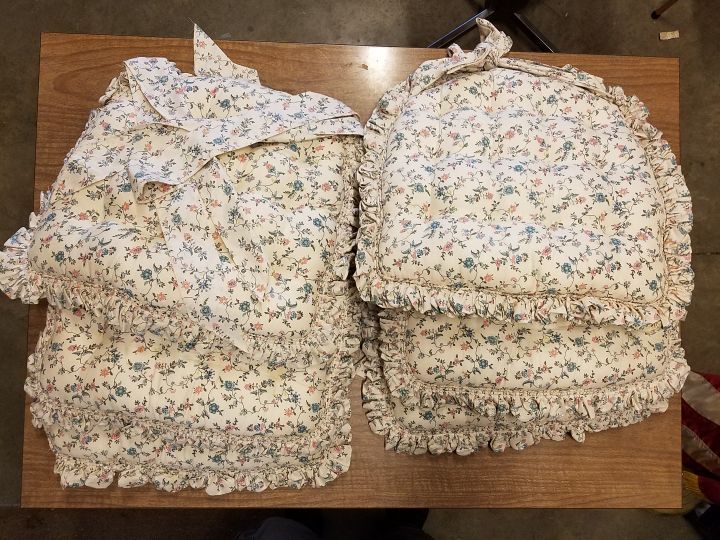4 frilly tufted seat /chair cushions like new
