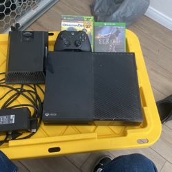 Xbox One With Controller, Fan And A  Game