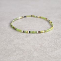 Green Seed Bead Stretch Bracelet