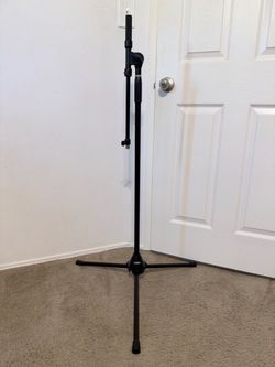 DR Pro DR210 Tripod Mic Stand With Telescoping boom