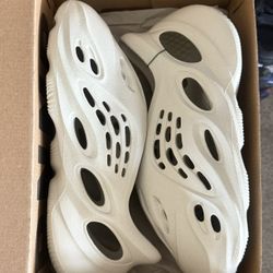 Brand New Yeezy Foam RNR Size11 With Proof Of Purchase🧾 Please See Description Below 