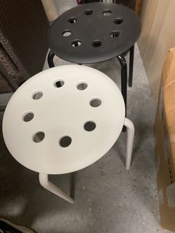 2 plastic seats black and white $5 Each